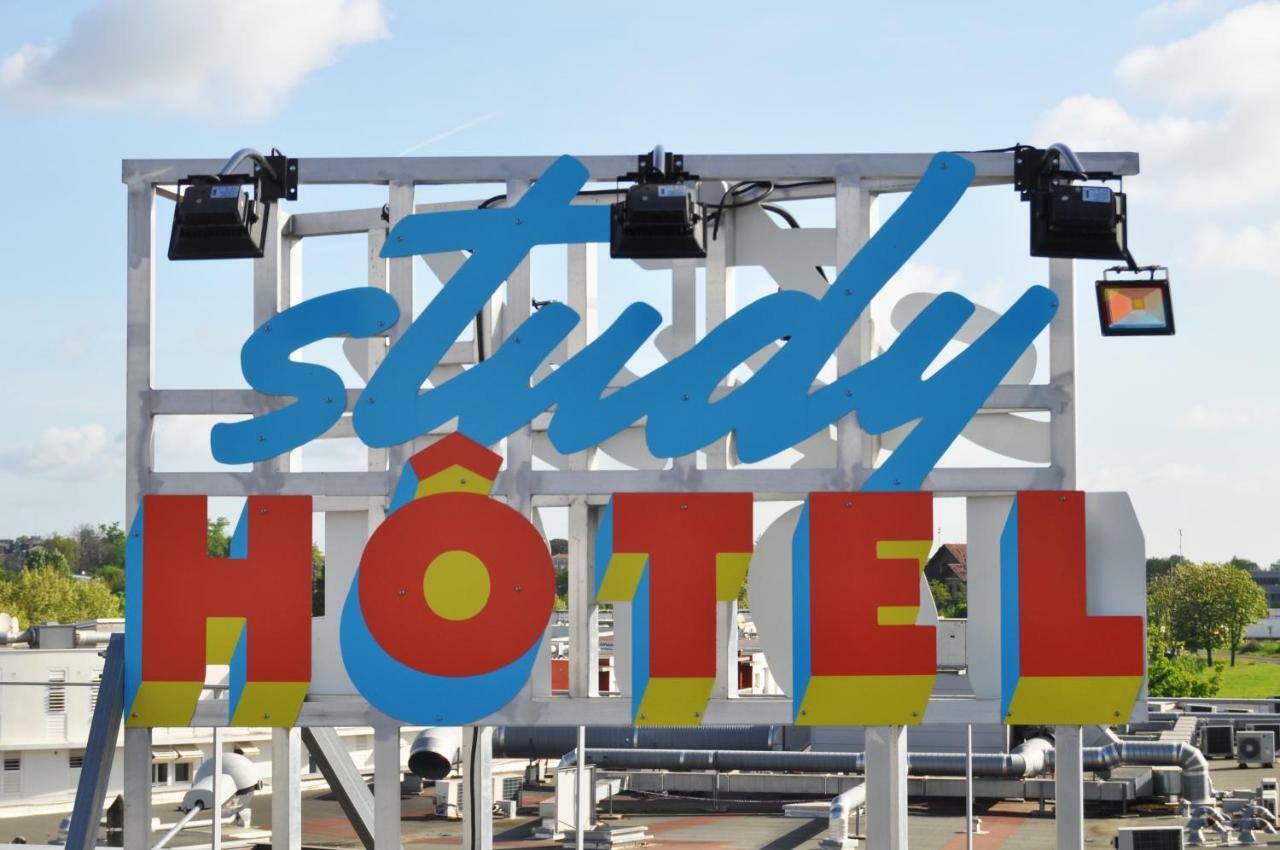 Study Hotel Bordeaux Lormont Exterior photo